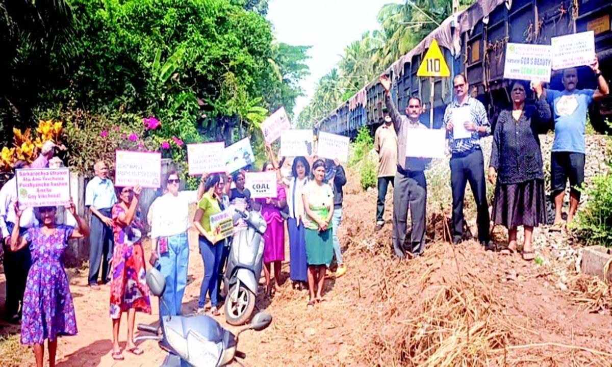 वेल्साओ के स्थानीय लोगों ने एक बार फिर रेलवे अधिकारियों द्वारा 'रास्ते के अधिकार' को अवरुद्ध करने का विरोध