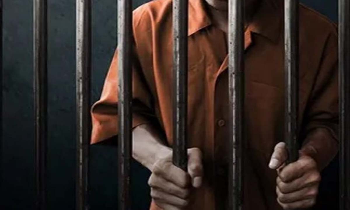 हत्या के मामले में चार को आजीवन कारावास