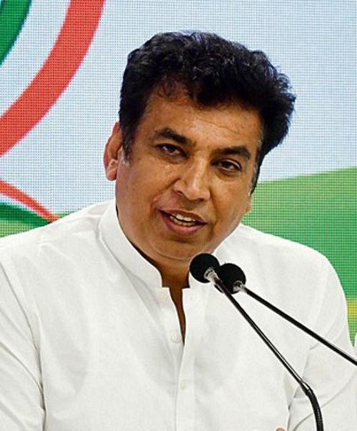 Punjab : देवेन्द्र यादव ने राजा वारिंग और नवजोत सिंह सिद्धू के बीच खींचतान को ज्यादा तवज्जो नहीं दी