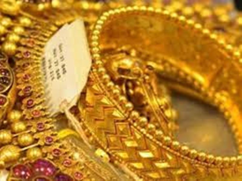 Business : भारत में सोने की कीमत आज लगातार दूसरे दिन स्थिर बनी हुई है