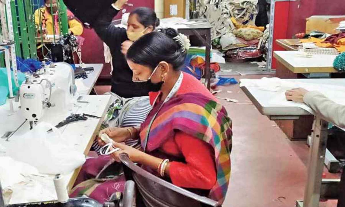 महिलाओं के एक वर्ग के लिए स्वतंत्र आर्थिक निर्णय लेने में असमर्थता पर संपादकीय