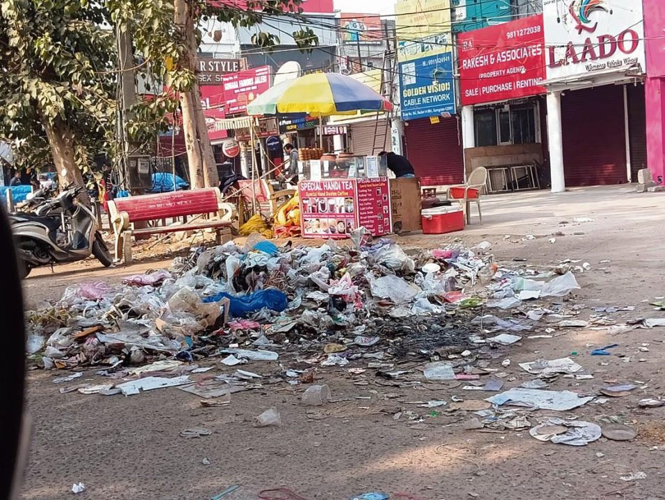 Haryana : आखिरकार, गुरुग्राम में सफाई कर्मचारियों ने 3 महीने से जारी आंदोलन खत्म कर दिया
