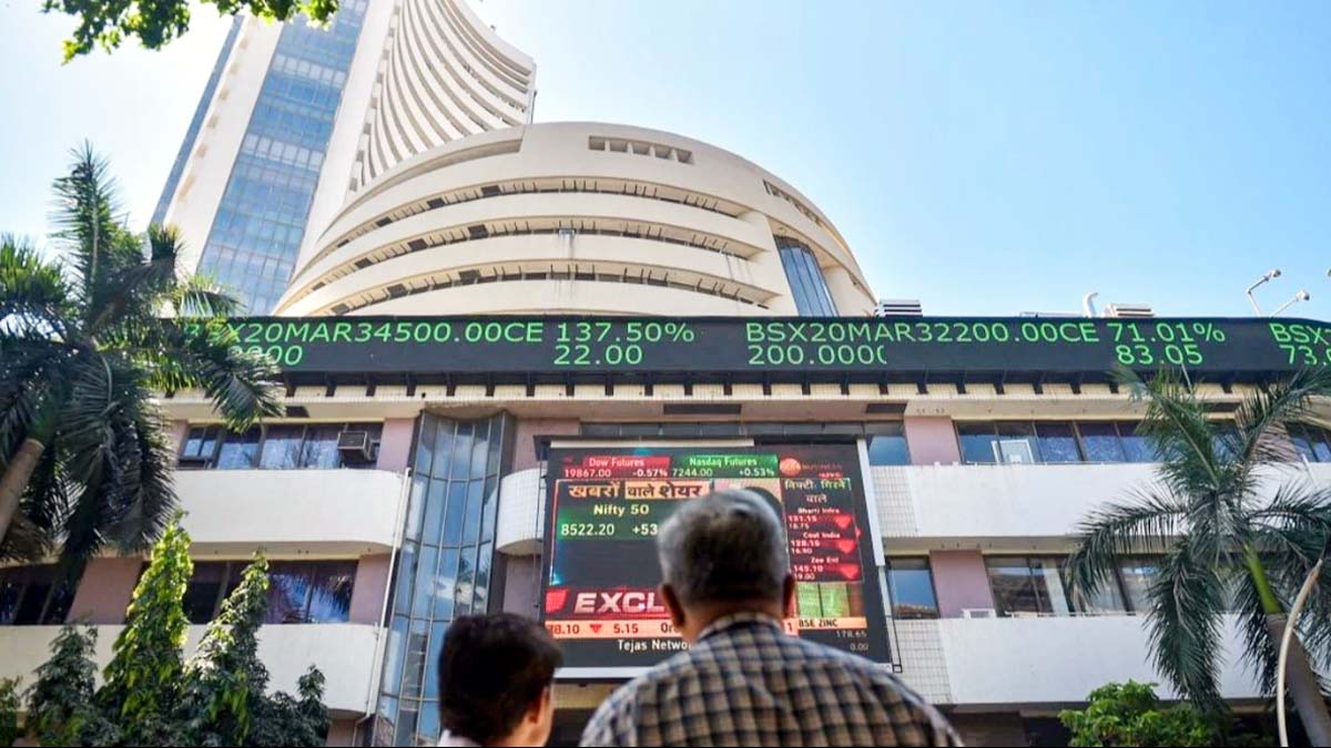 Sensex falls 1,000 points due to heavy selling