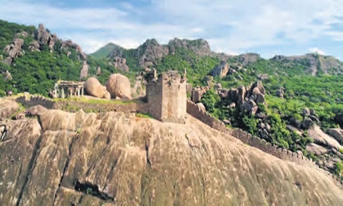 Andhra Pradesh: कोंडावीडु किला एक प्रमुख आकर्षण साबित
