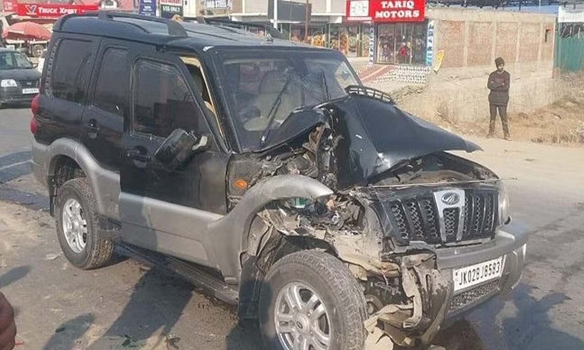 Anantnag: वाहन दुर्घटनाग्रस्त होने से PDP प्रमुख महबूबा मुफ्ती बाल-बाल बच गईं