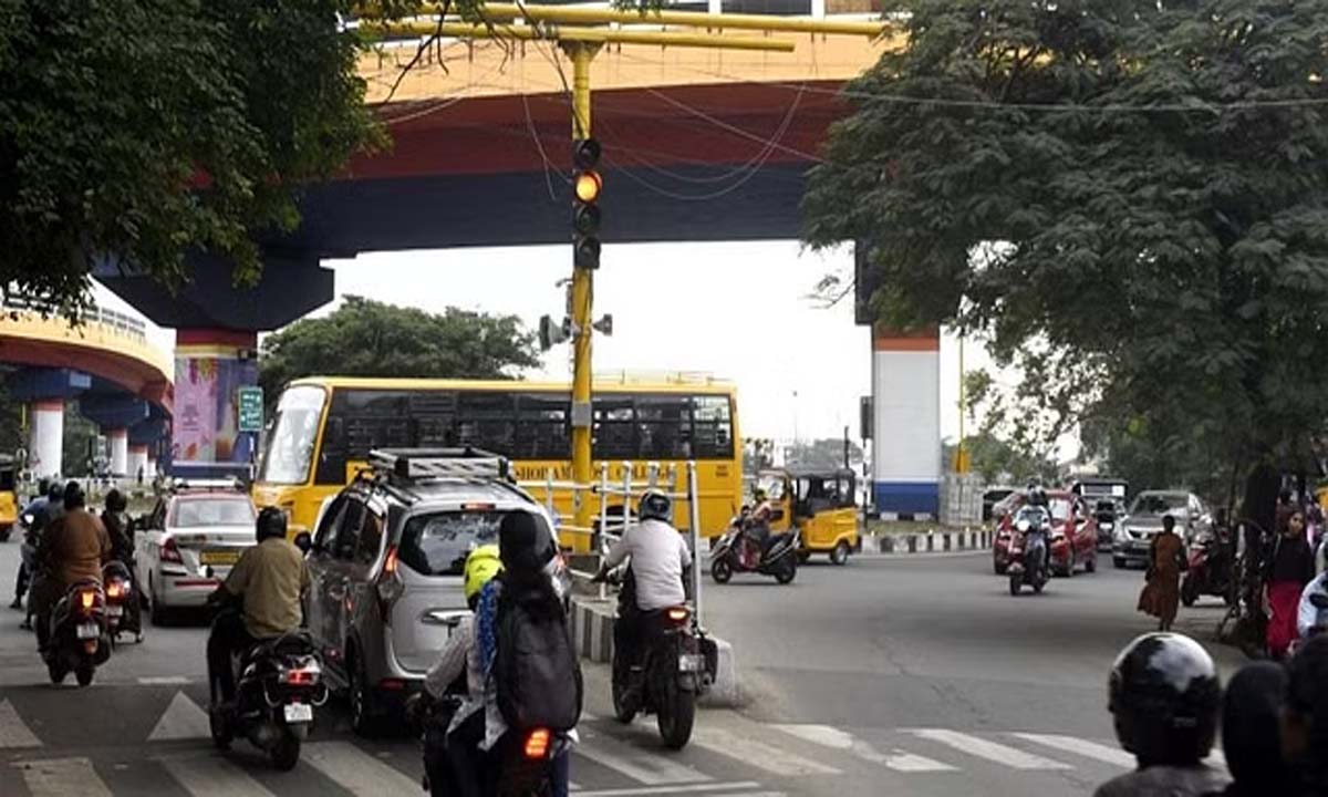 Tamil Nadu: कोयंबटूर संगम जंक्शन पर ट्रैफिक सिग्नल अभी तक सक्रिय नहीं हुए