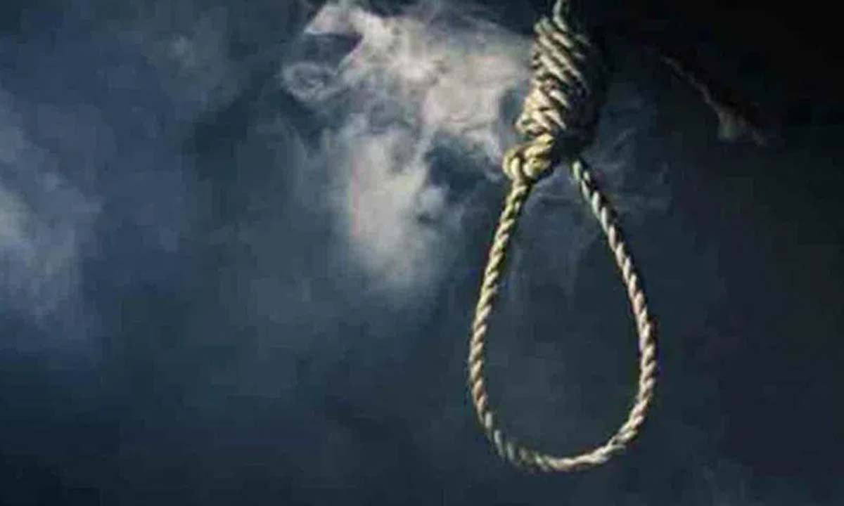 Sircilla: टेक्सटाइल पार्क में बुनाई मजदूर का शव लटका मिला