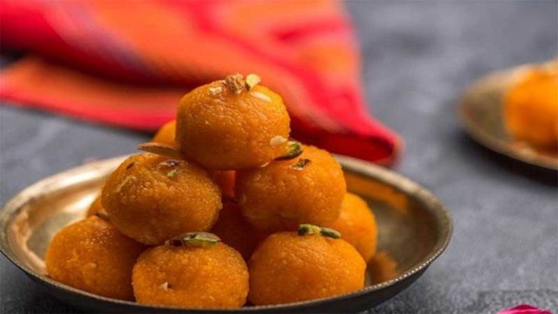 Gujarat : घर-घर प्राणप्रतिष्ठा समारोह, प्रसाद के लिए मिठाई की दुकानों में लगा हुआ है ऑर्डरों का अंबार