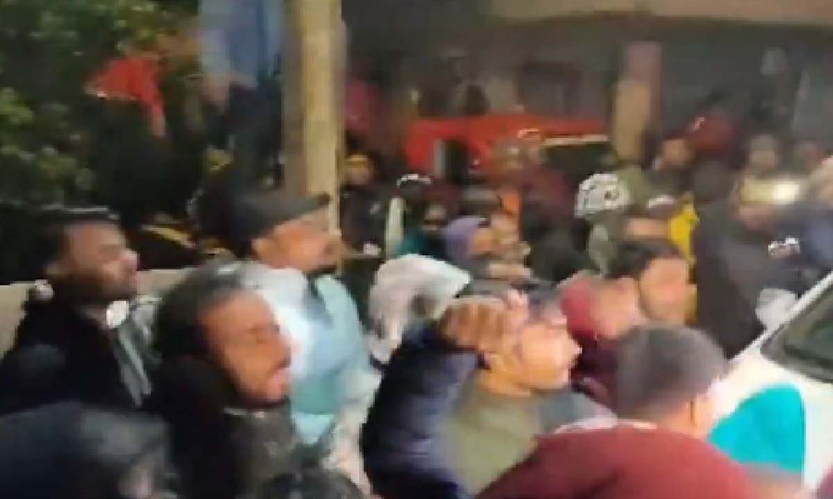 Calcutta: राशन 'घोटाले' में टीएमसी नेता शंकर आध्या गिरफ्तार, समर्थकों ने प्रवर्तन निदेशालय की टीम पर किया हमला