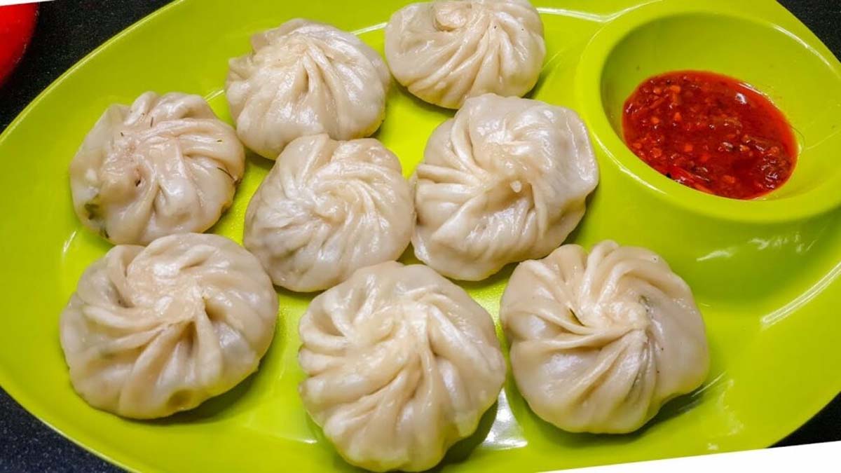 चटनी के लिए चला चाकू, मोमोज वाला अब जिंदगी भर पछताएगा