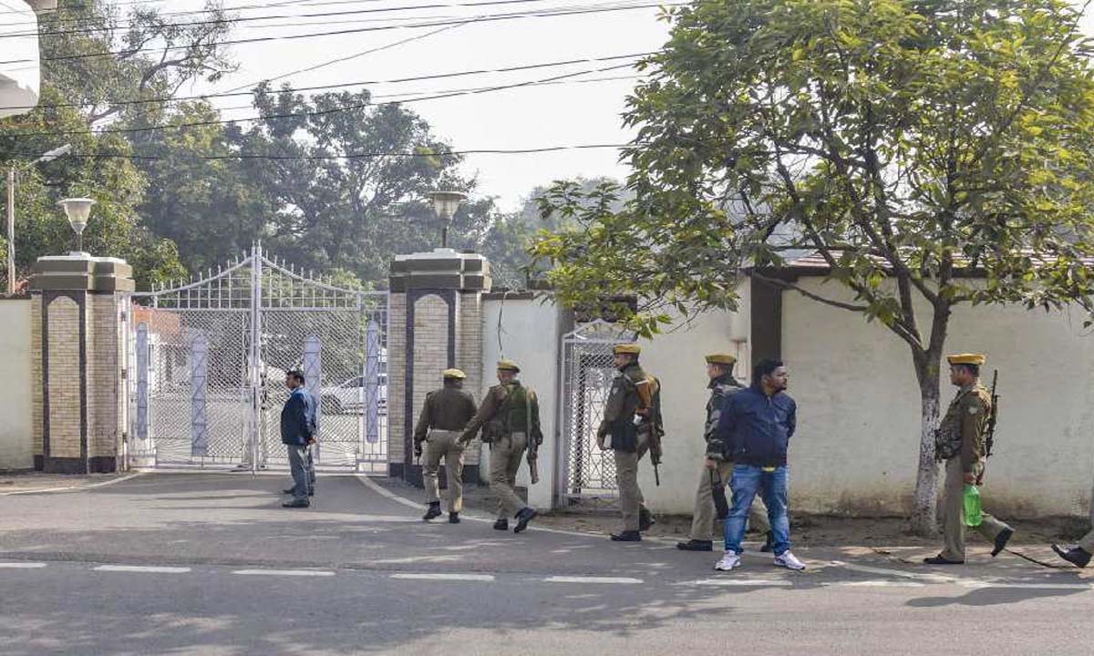 Ranchi: मनी लॉन्ड्रिंग मामले में पूछताछ के लिए सीएम हेमंत सोरेन के घर पहुंची ईडी