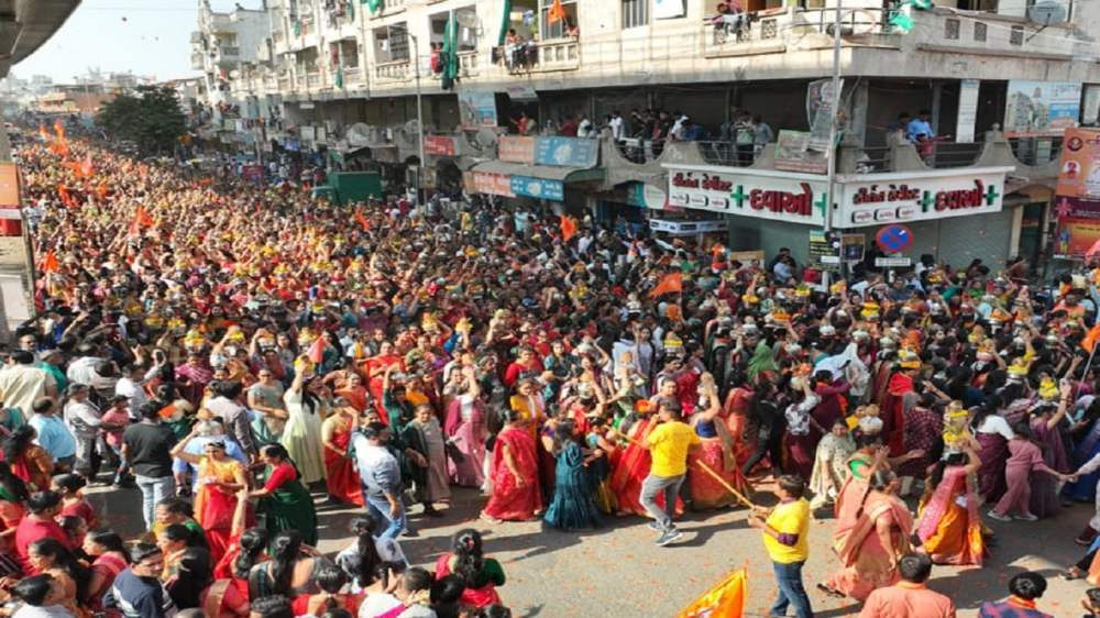 Gujarat : अहमदाबाद बन गया अयोध्यानगरी, जगह-जगह निकलीं शोभा यात्राएं