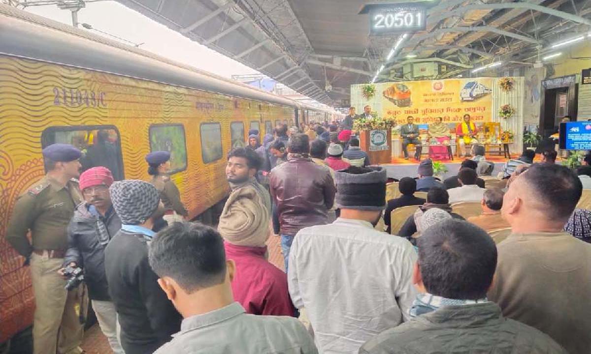 Malda: आनंद विहार जाने वाली राजधानी एक्सप्रेस अब मालदा टाउन स्टेशन पर रुकती