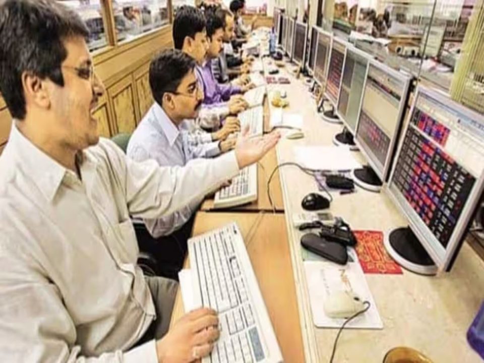 Business : पहले ही दिन शेयर 2000 रुपये के पार पहुंचा, अब शेयर का दाम 195 रुपये, कंपनी ने दिए हैं 5 बोनस शेयर