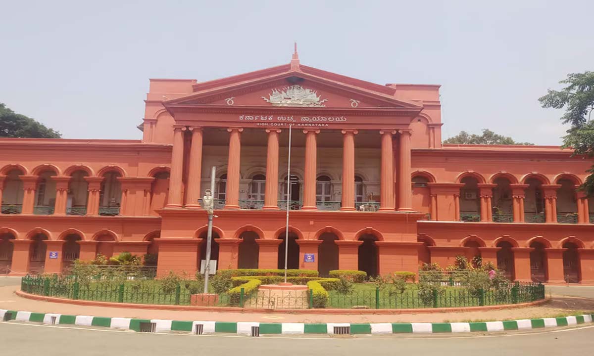 Karnataka: HC ने प्राचीन मस्जिद में मदरसे पर राज्य सरकार के अधिकारियों को नोटिस जारी किया