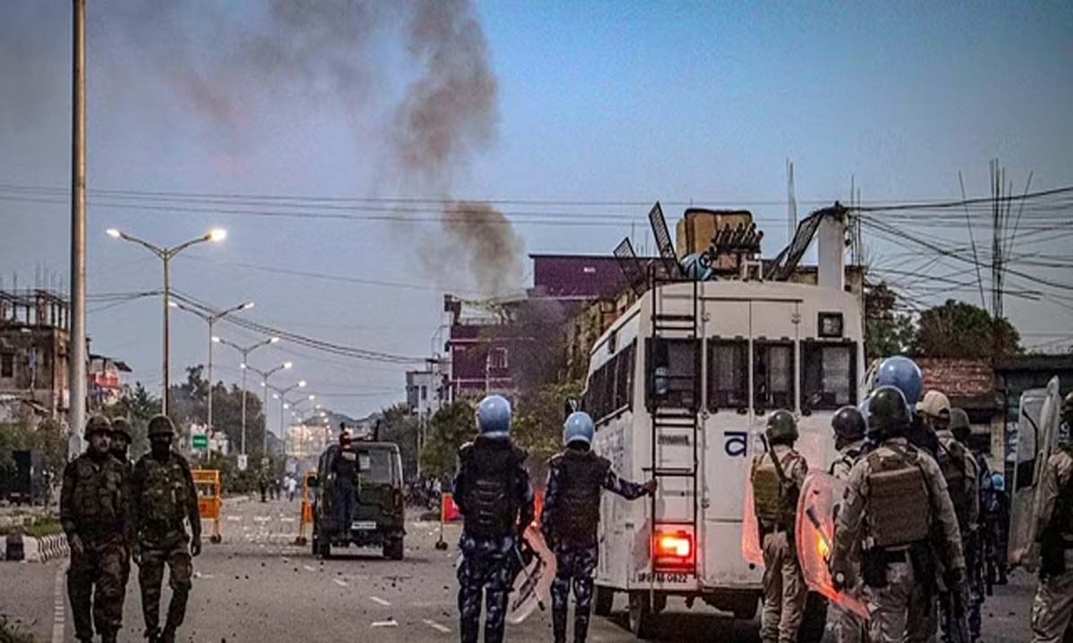 Manipur: 'संवेदनशील विवरण' प्रकाशित करने के आरोप में गिरफ्तार स्थानीय दैनिक के संपादक को जमानत दे दी