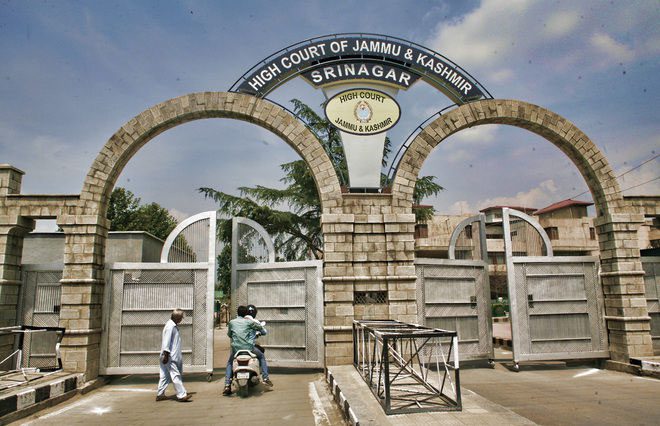 Punjab : 'सिंह' और 'कौर' उपनाम पर जम्मू-कश्मीर अदालत के फैसले पर एसजीपीसी ने जताई आपत्ति