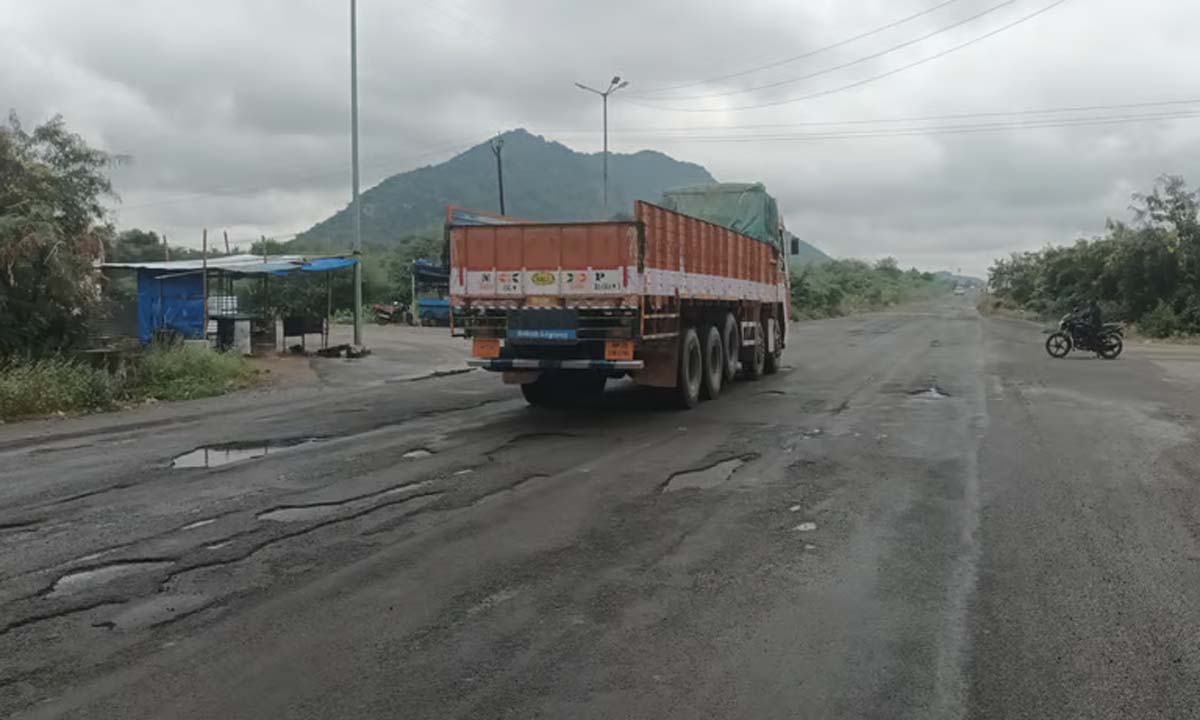 पेरम्बलूर बाईपास उपयोगकर्ताओं को जोखिम में डाल दिया, तीन साल तक रखरखाव 'बायपास' किया