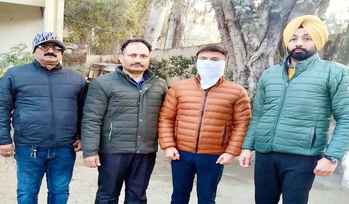 IDFC Bank official arrested while taking bribe of Rs 40,000