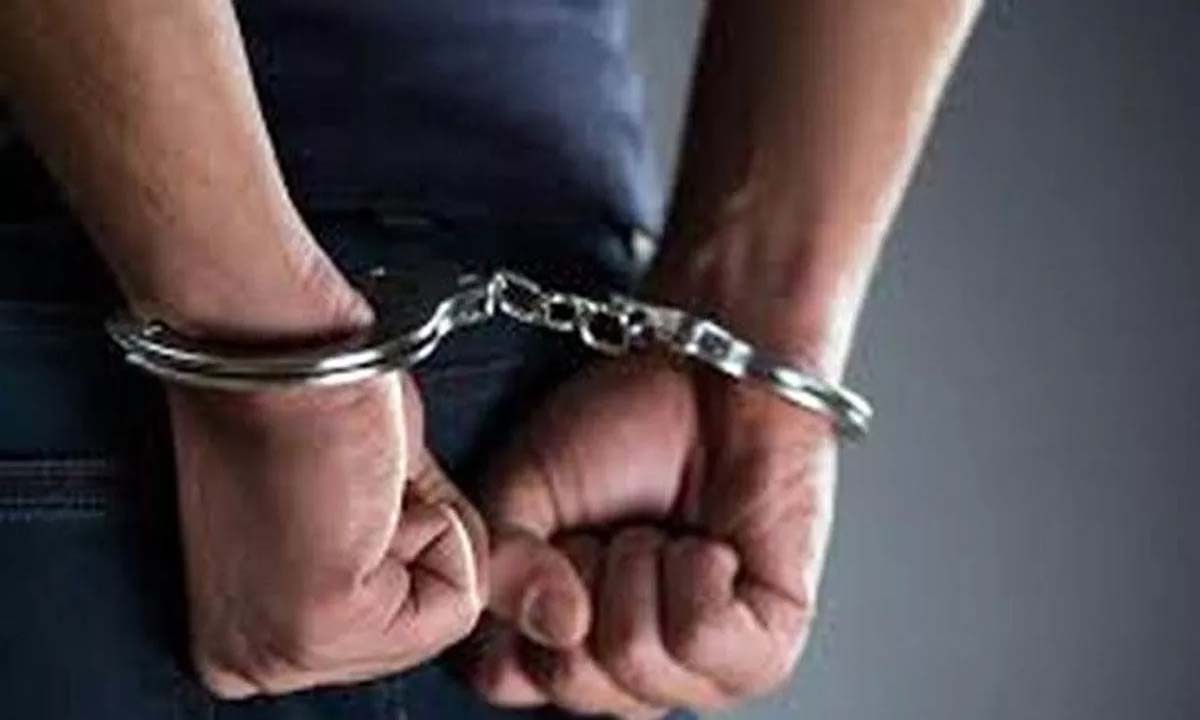 नाबालिग के साथ बलात्कार करने मामले में दो युवक गिरफ्तार