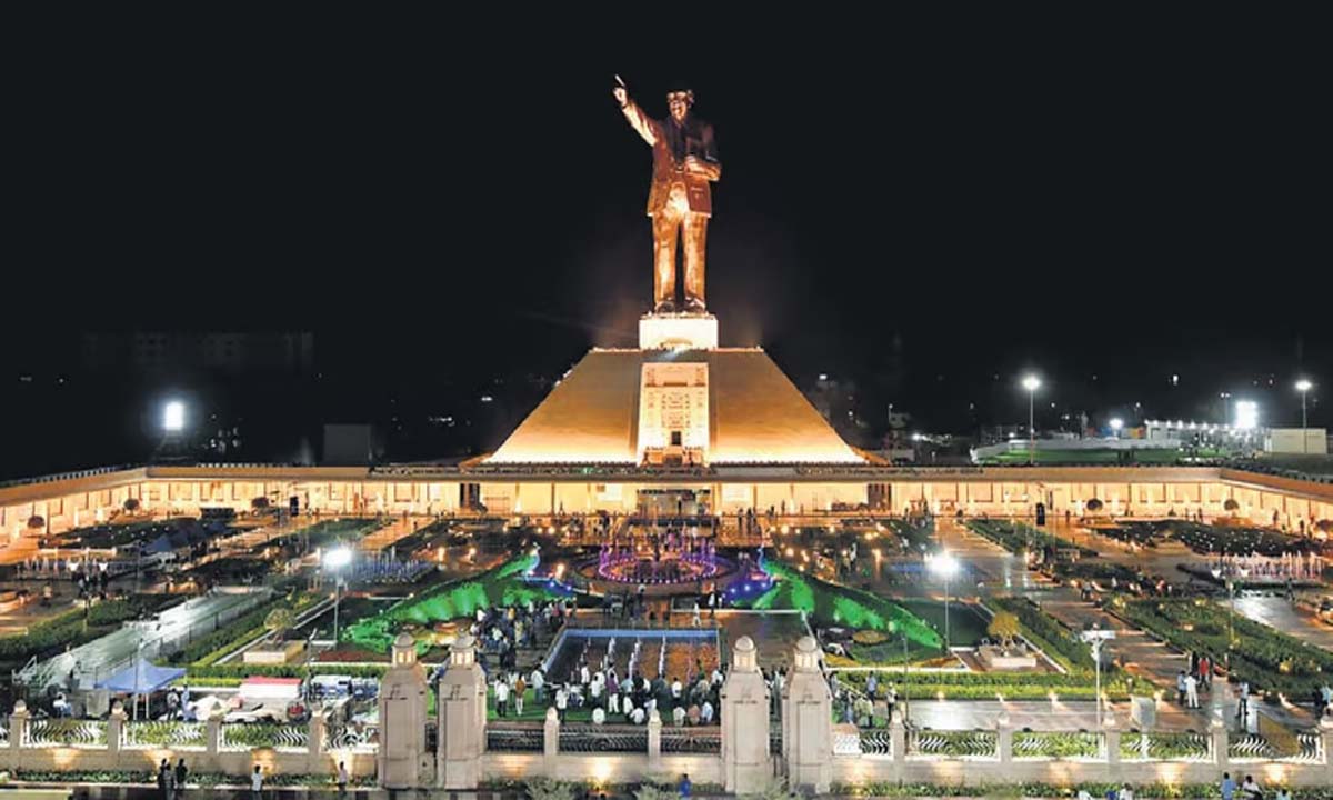 Vijayawada: 125 फीट ऊंची अंबेडकर प्रतिमा के उद्घाटन के लिए मंच तैयार