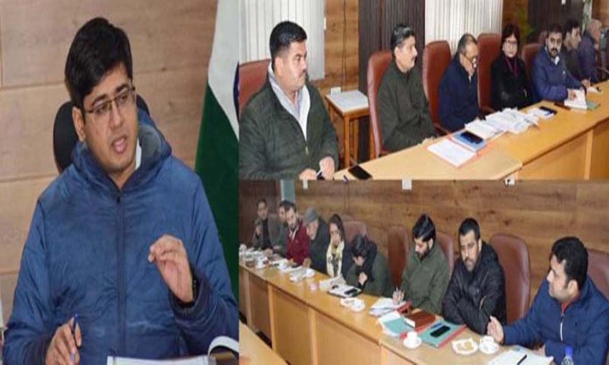लोगों को शिक्षित करने के लिए डिजिटल प्लेटफॉर्म के अधिकतम उपयोग के लिए निदेशक सूचना