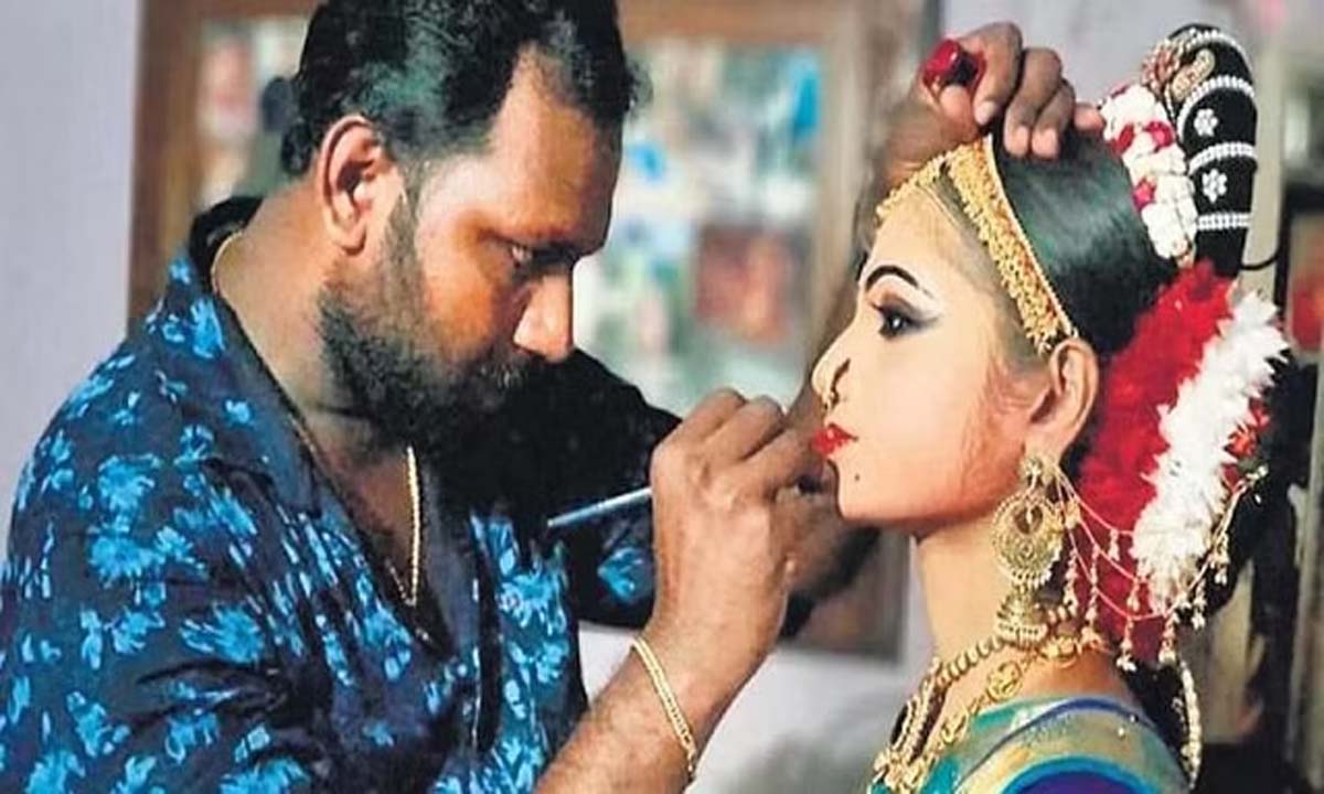 Kerala: राज्य कलोलसावम की वापसी पर मेकअप कलाकारों की नज़र अच्छी सैर पर