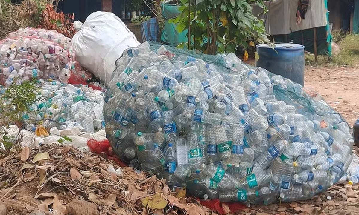 Karnataka: प्लास्टिक की बोतलों से मछली पकड़ने वाली 'चौरी' समुद्र को प्रदूषित कर रही