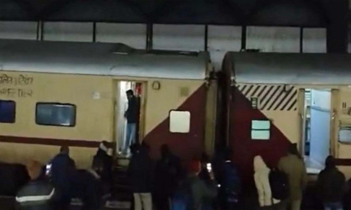 कोटा जंक्शन के पास भोपाल जा रही पैसेंजर ट्रेन के 2 डिब्बे पटरी से उतरे, बचाव कार्य जारी