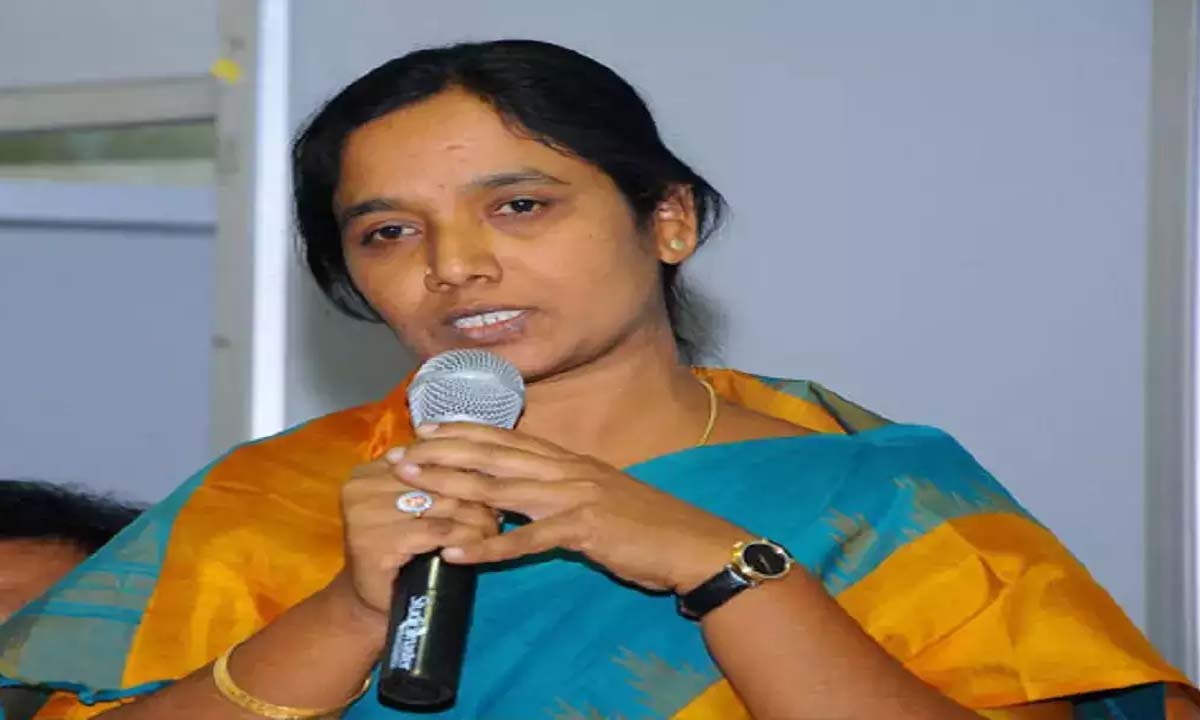 एनटीआर ने कई नेताओं को राजनीतिक जीवन दिया : परिताला सुनीता