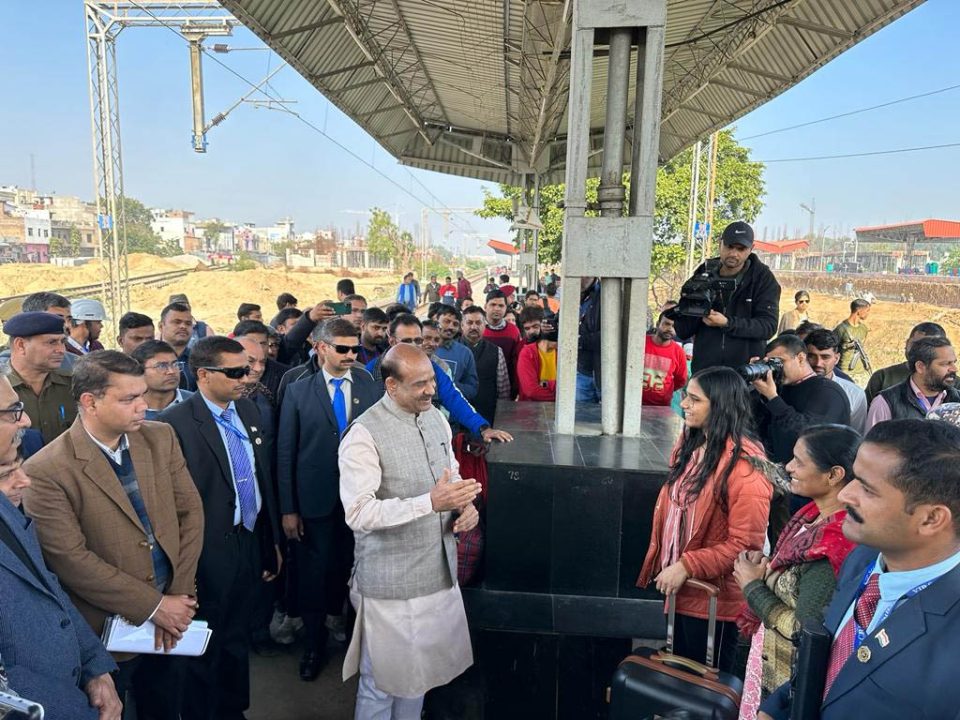 कोटा स्टेशन के पुनर्विकास कार्य की प्रगति का लिया जायजा