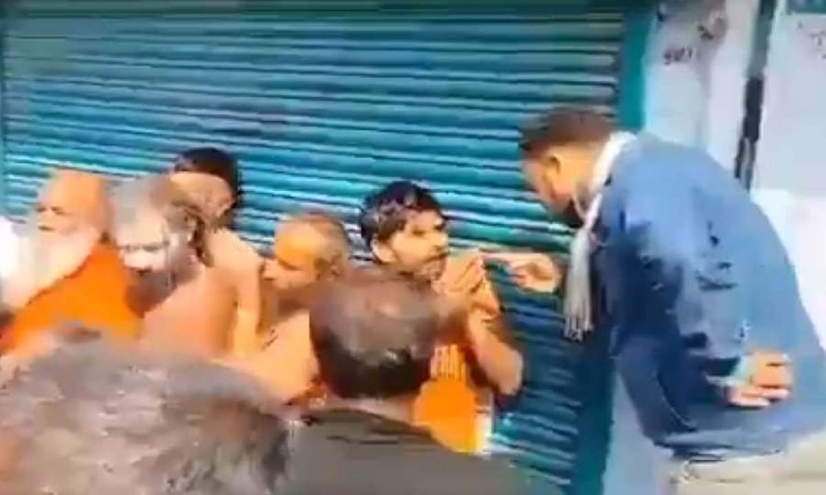 West Bengal: पुरुलिया में भिक्षुओं पर कथित हमले से राजनीतिक विवाद छिड़ गया