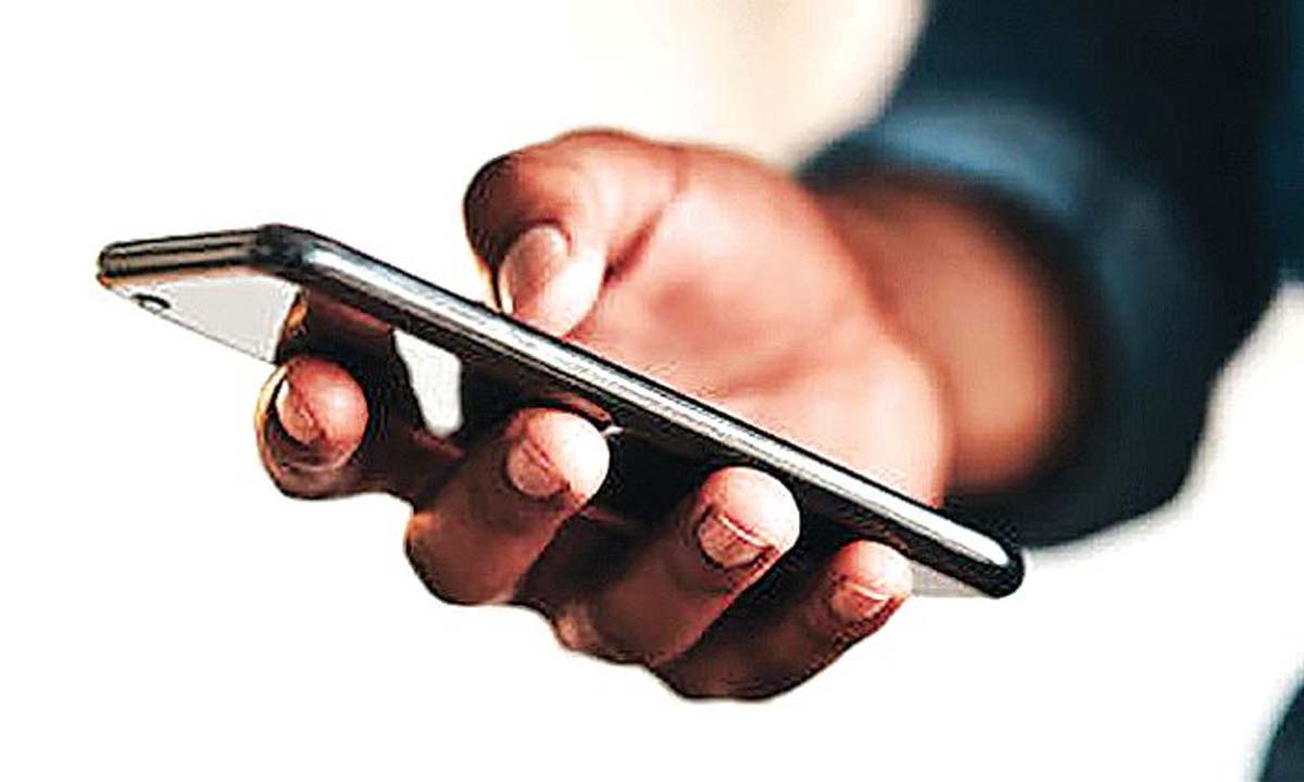 CHANDIGARH: फोन छीनने के आरोप में 2 गिरफ्तार