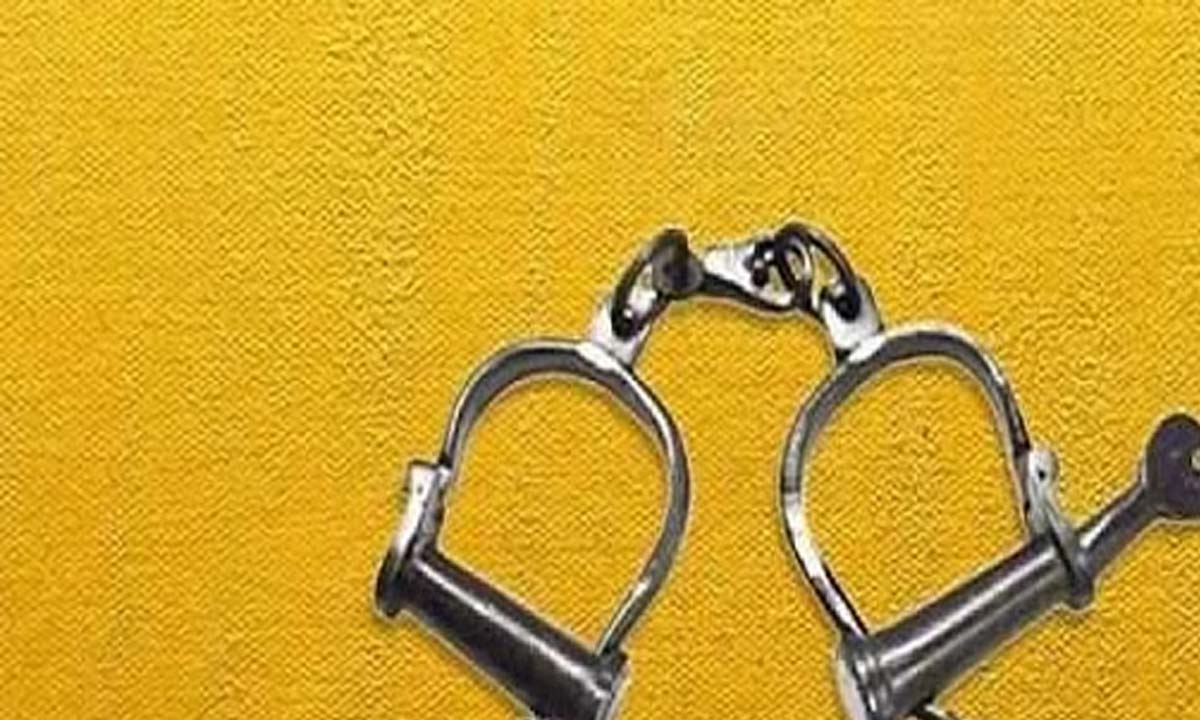 ADILABAD: एसीबी ने 2 मामलों में 4 अधिकारियों को रिश्वत लेते पकड़ा