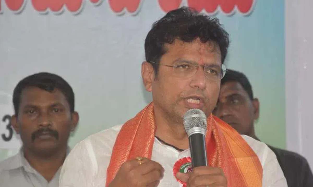 Hyderabad: कांग्रेस ने BRS के '420 गारंटी' आरोप का प्रतिवाद किया