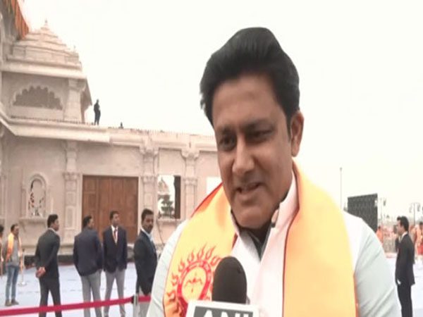 Sports : अयोध्या में प्राण प्रतिष्ठा समारोह से पहले पहुंचे भारत के पूर्व स्पिनर अनिल कुंबले