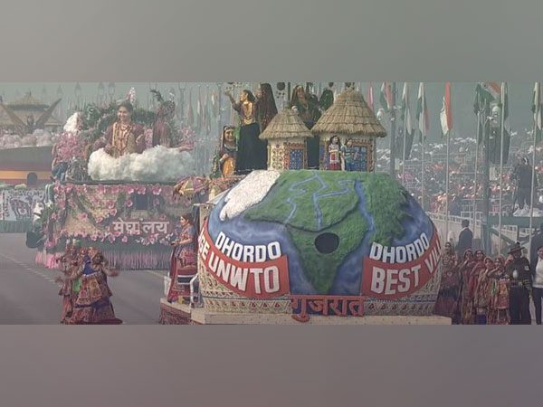 Gujarat : गुजरात की झांकी में 'धोर्डो: गुजरात के पर्यटन विकास का वैश्विक प्रतीक' को गणतंत्र दिवस परेड में दर्शाया गया