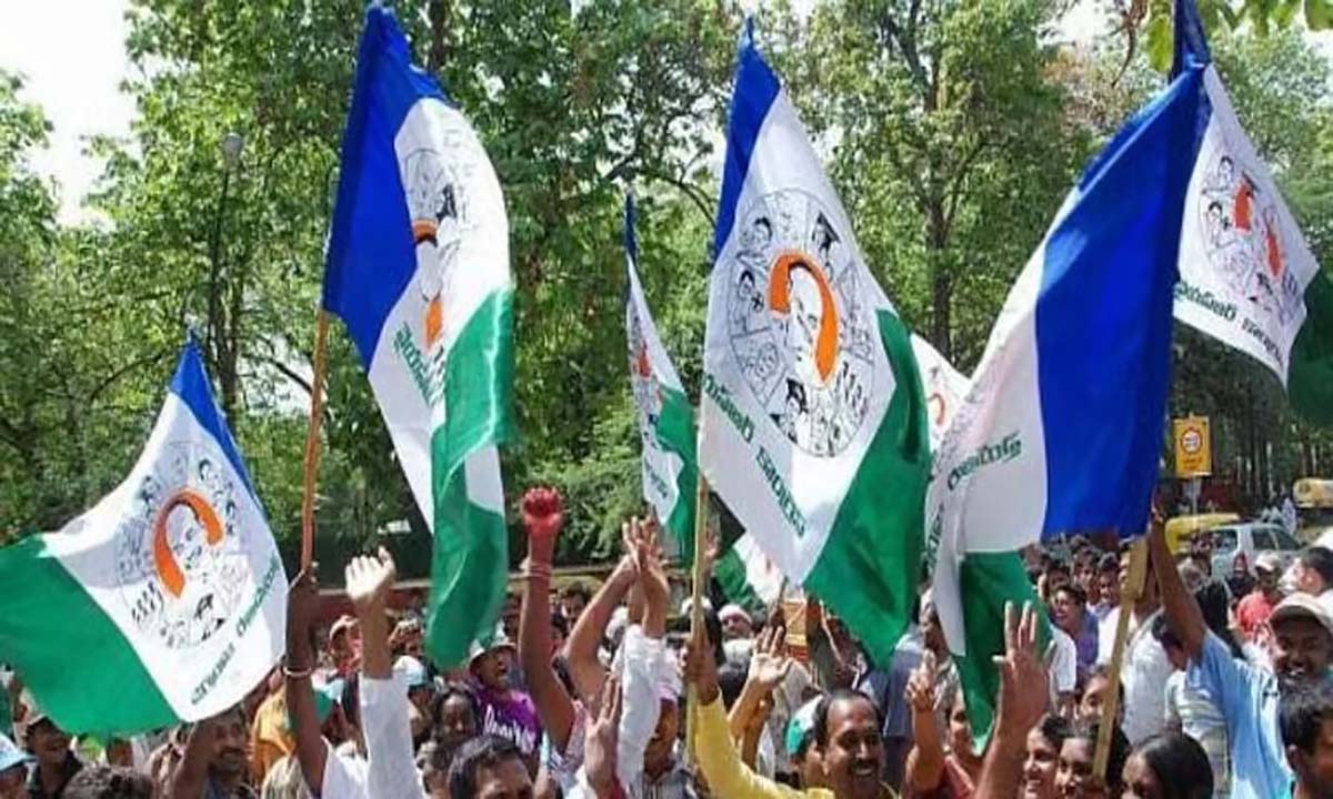 Andhra Pradesh: वाईएसआरसी में फेरबदल से अनंतपुर में असंतोष