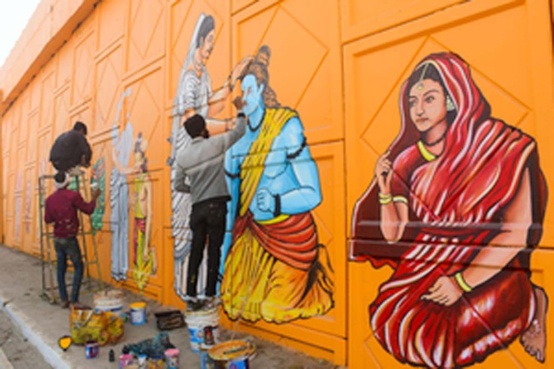 अयोध्या धाम में वॉल पेंटिंग से लेकर रेत शिल्प पर उकेरे जा रहे भगवान राम