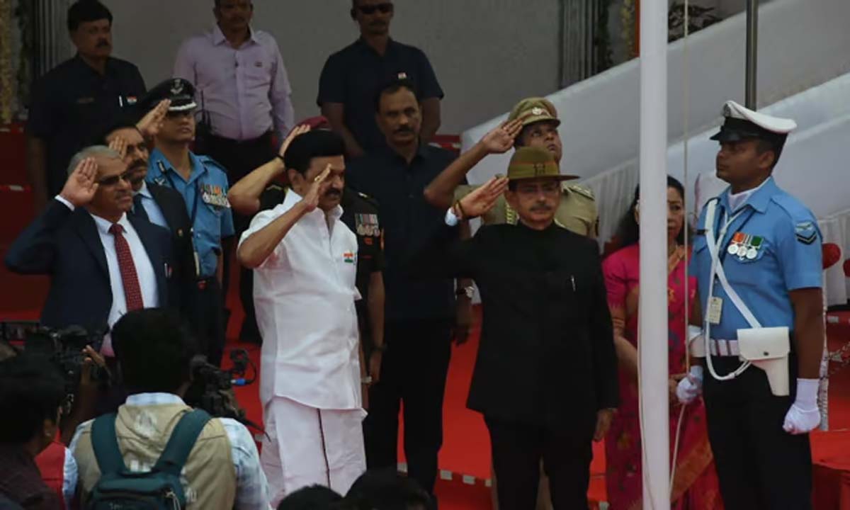 Republic Day fete on Marina: राज्यपाल ने फहराया तिरंगा, सीएम पुरस्कार प्रदान