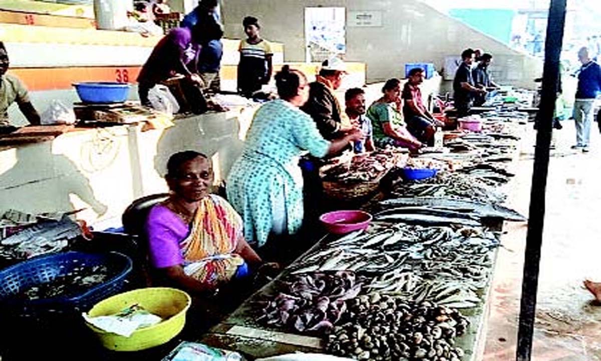 GOA: अंत में मार्सेल सड़क किनारे विक्रेता नए बाज़ार शेड में चले जाते