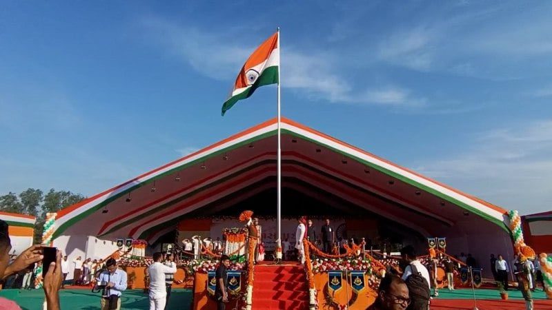 Gujarat : गृह मंत्री की मौजूदगी में सूरत जिले में गणतंत्र दिवस का अनोखा जश्न