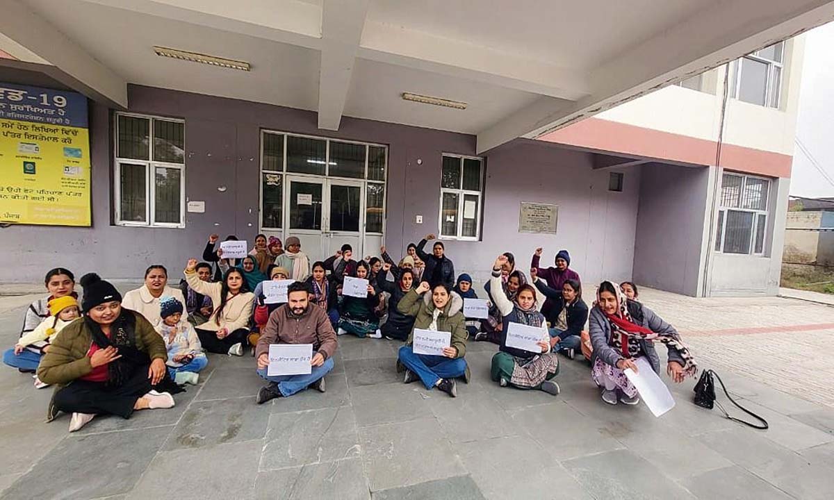 सामुदायिक स्वास्थ्य अधिकारी अतिरिक्त कार्यभार का विरोध