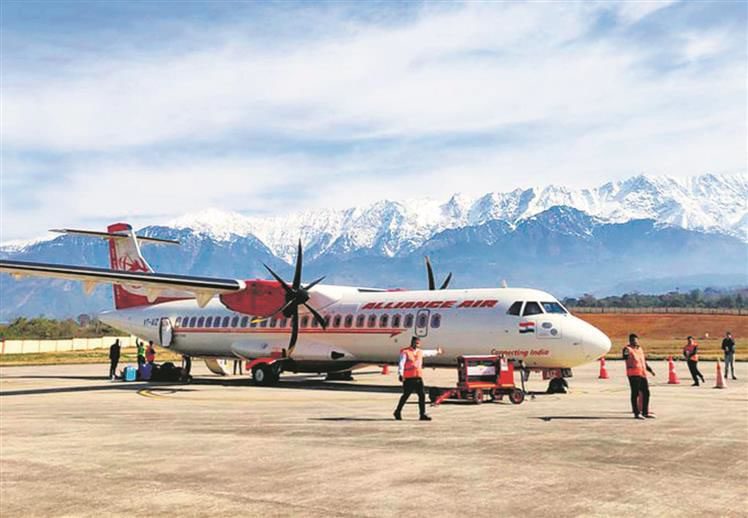 Himachal : कांगड़ा में गग्गल हवाई अड्डे के विस्तार को रोकने वाले उच्च न्यायालय के आदेश पर सुप्रीम कोर्ट ने रोक लगा दी