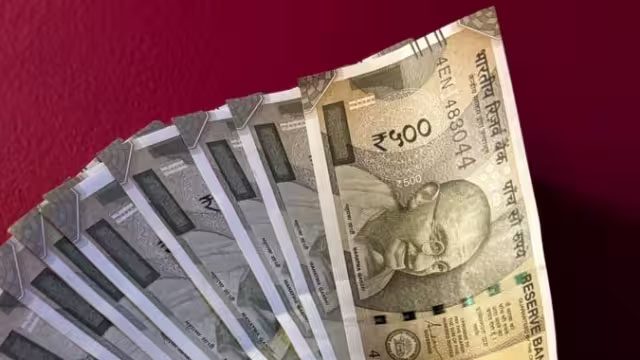 Business : यह शेयर ₹44 पर जाएगा, 6 दिन में चढ़ा 80% भाव, जानें क्या बोले एक्सपर्ट