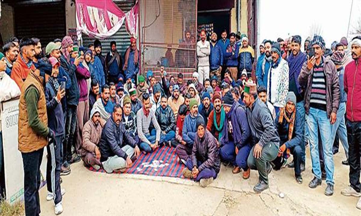 HIMACHAL: ट्रक चालकों द्वारा नए हिट-एंड-रन कानून का विरोध करने से ईंधन संकट मंडरा रहा