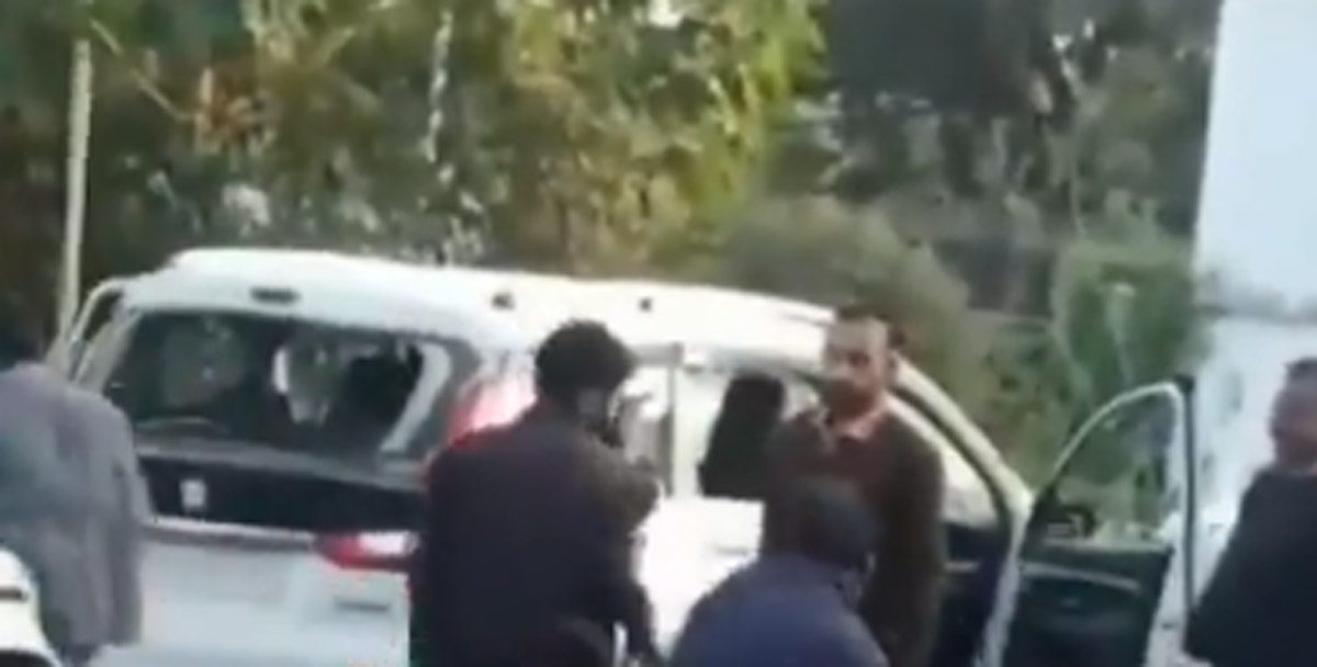 SDM की गुंडागर्दी का वीडियो, पुलिस बोली - जाँच के बाद होगी कार्रवाई
