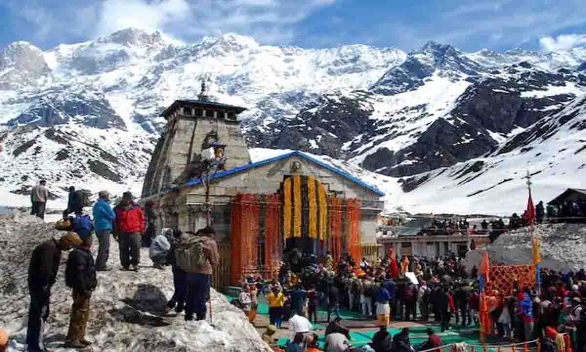 केदारनाथ से लौटे सभी मजदूर, न्यूनतम तापमान -7 डिग्री पहुंचा