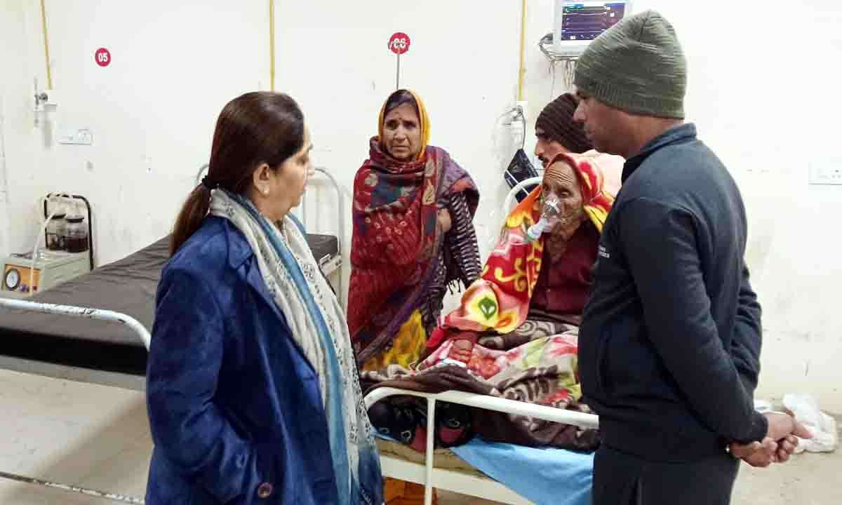 Churu : साफ-सुथरा और बेहतरीन हो अस्पताल का वातावरण सत्यानी जिला कलक्टर ने सत्यानी ने किया