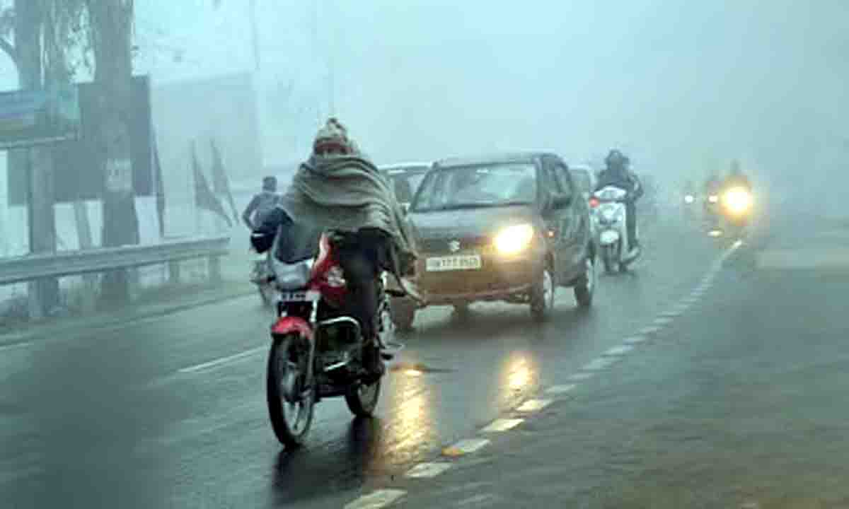 weather update : सुबह-शाम ठंड से कांप रहे लोग, जानें अगले दो दिन कैसा रहेगा मौसम